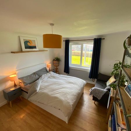 Sea Views On Fistral. Lovely Private Bedroom Ньюкі Екстер'єр фото