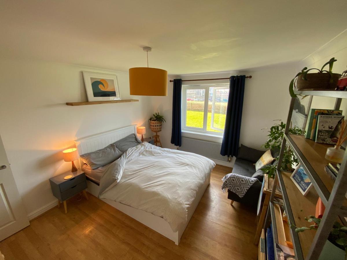 Sea Views On Fistral. Lovely Private Bedroom Ньюкі Екстер'єр фото