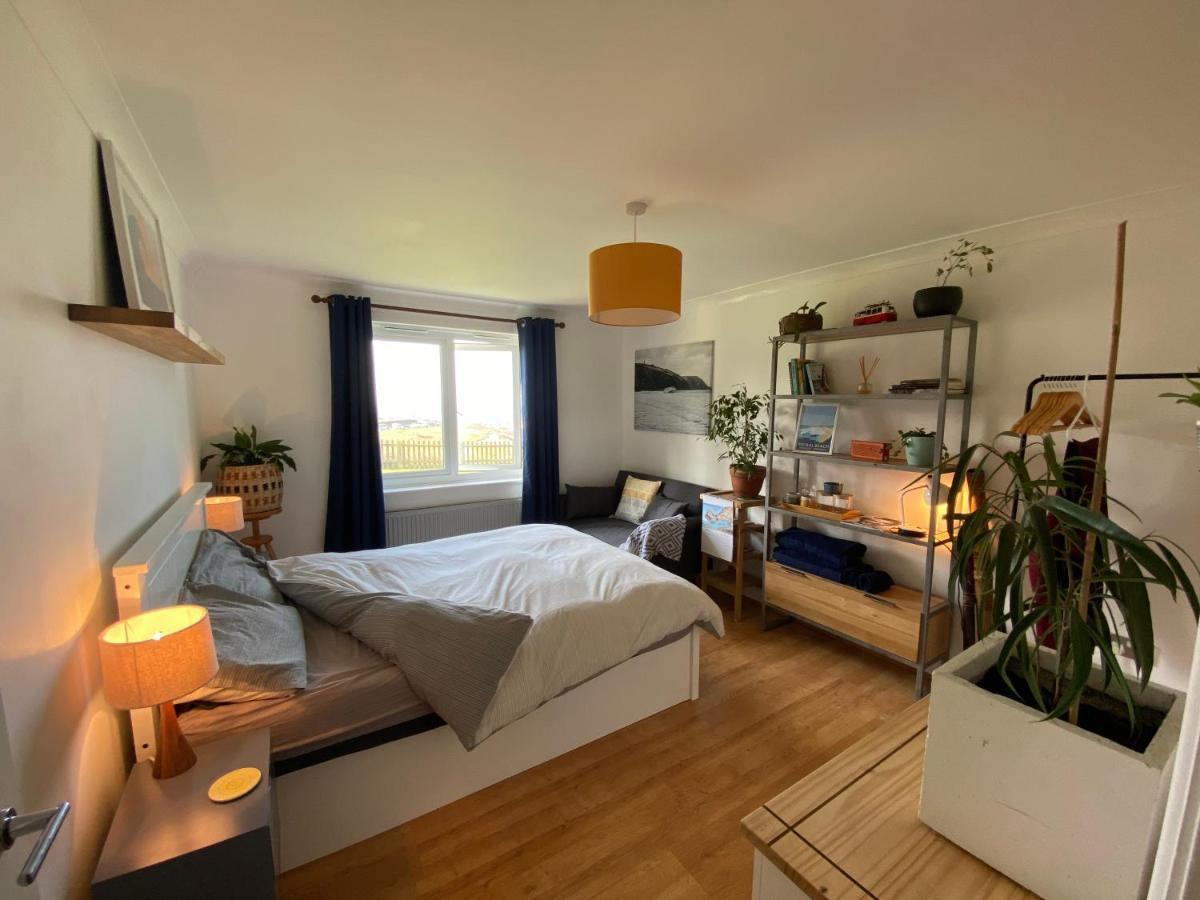 Sea Views On Fistral. Lovely Private Bedroom Ньюкі Екстер'єр фото